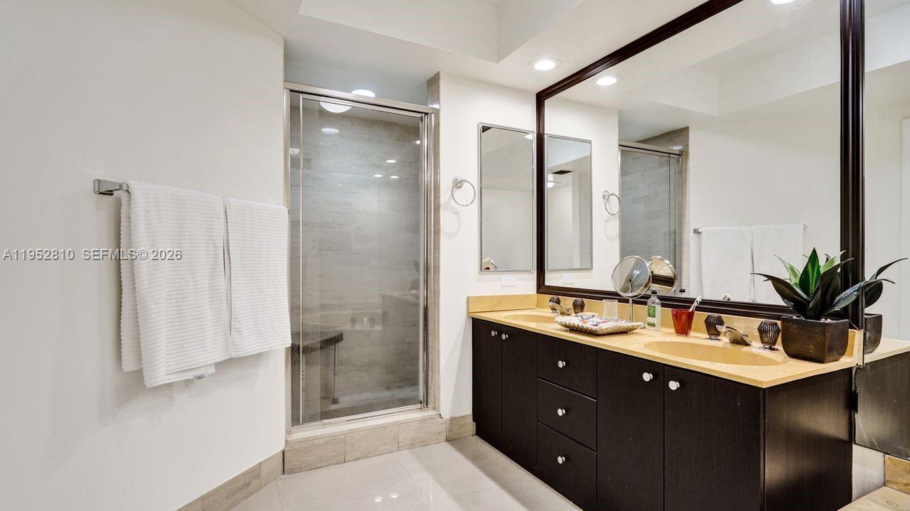 20281 E Country Clb Dr #809 Aventura, FL 33180