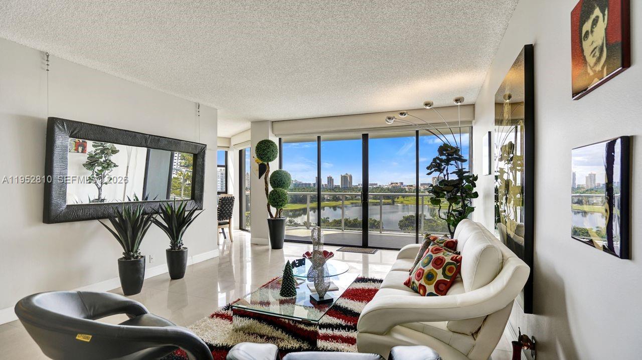 20281 E Country Clb Dr #809 Aventura, FL 33180