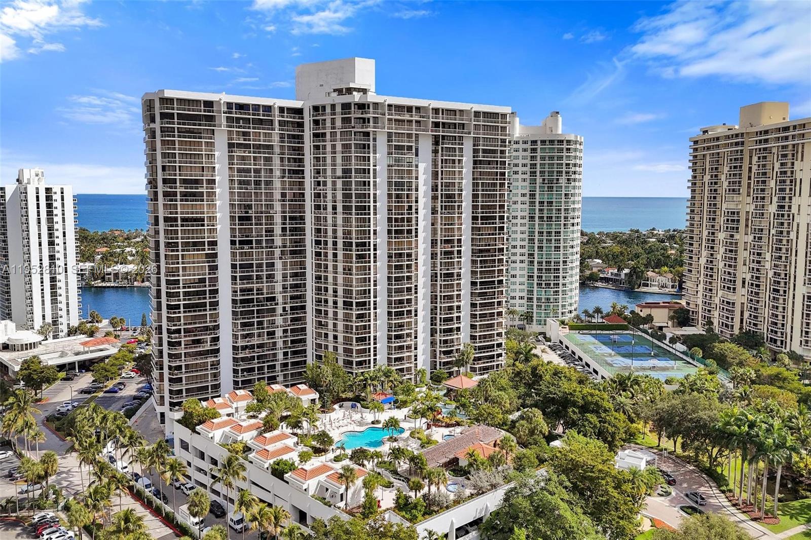 20281 E Country Clb Dr #809 Aventura, FL 33180