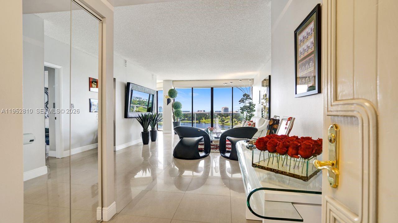 20281 E Country Clb Dr #809 Aventura, FL 33180