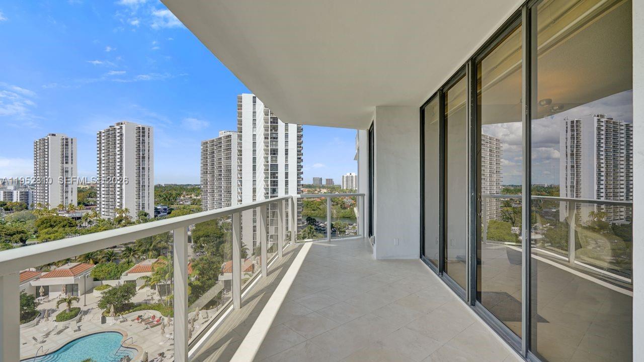 20281 E Country Clb Dr #809 Aventura, FL 33180