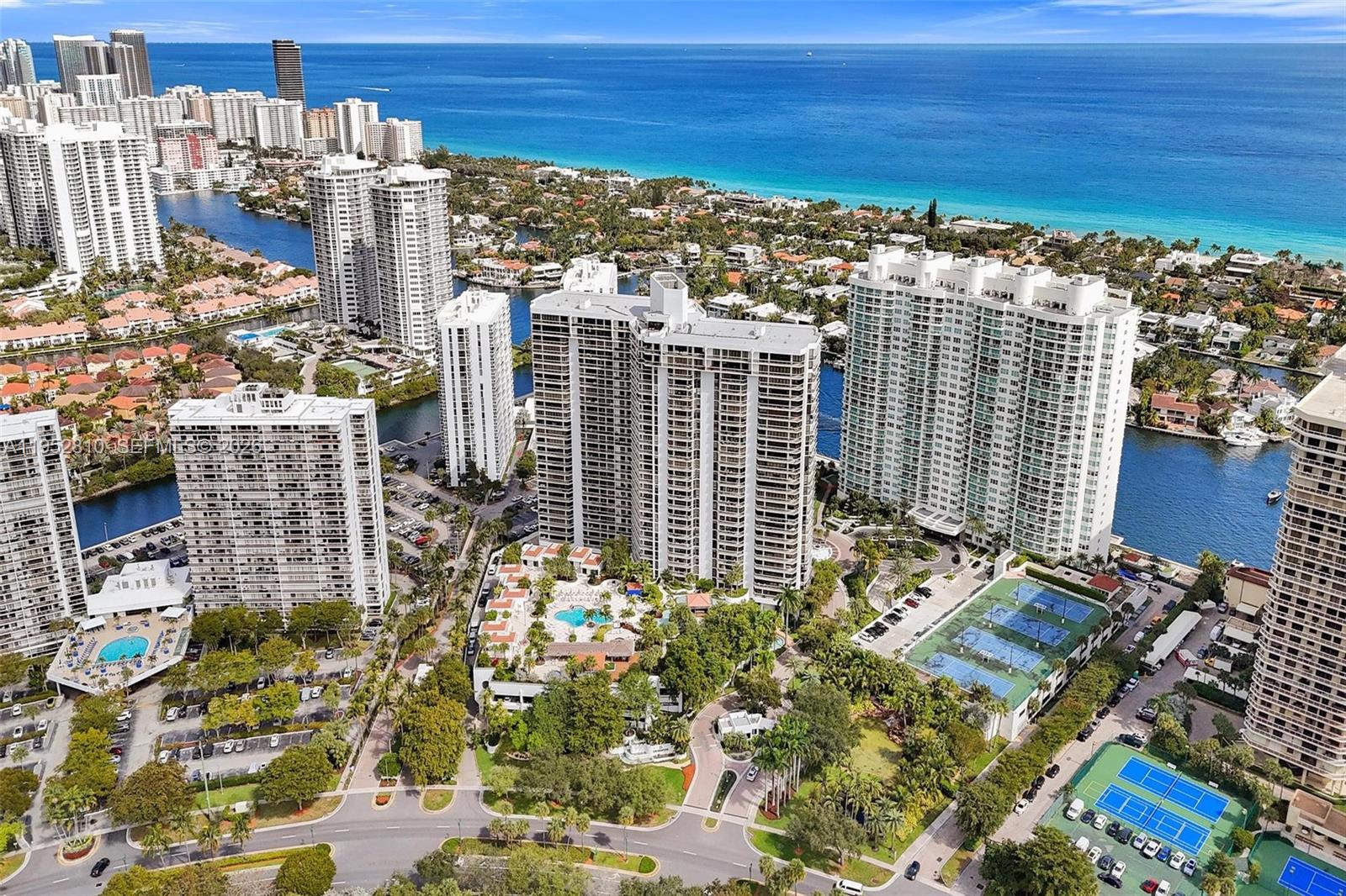 20281 E Country Clb Dr #809 Aventura, FL 33180