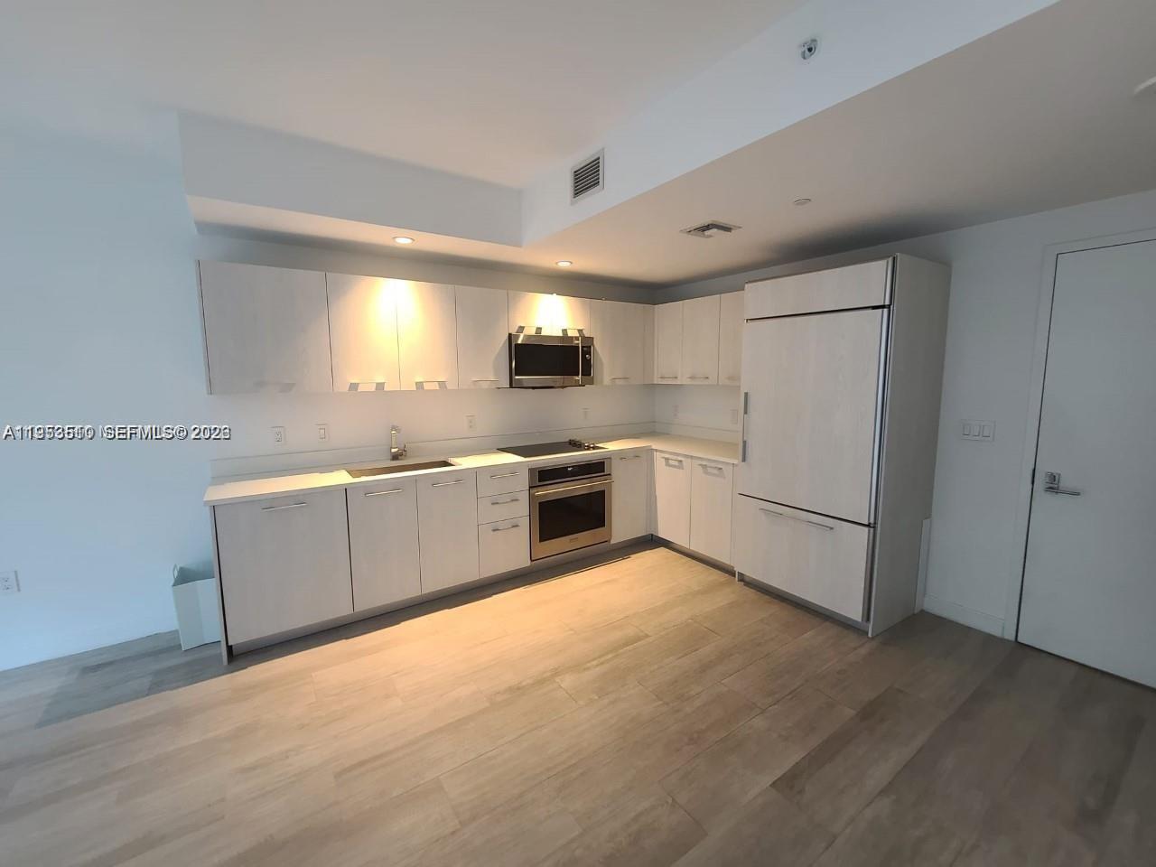 image Brickell Heights West1