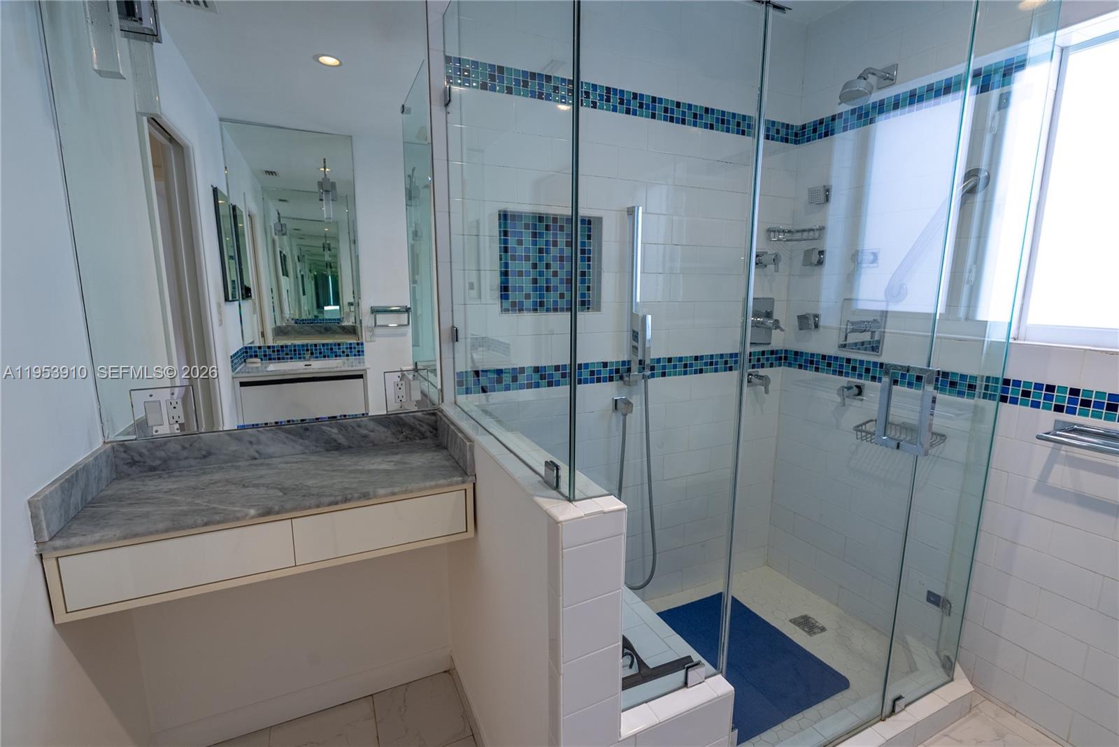 6371 Hutchinson Rd Miami Lakes, FL 33014