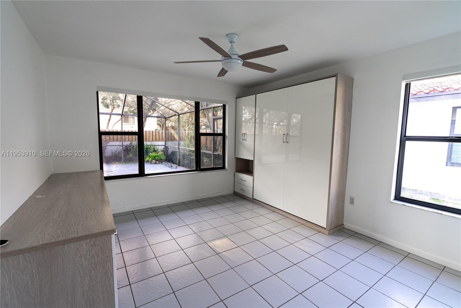 6371 Hutchinson Rd Miami Lakes, FL 33014