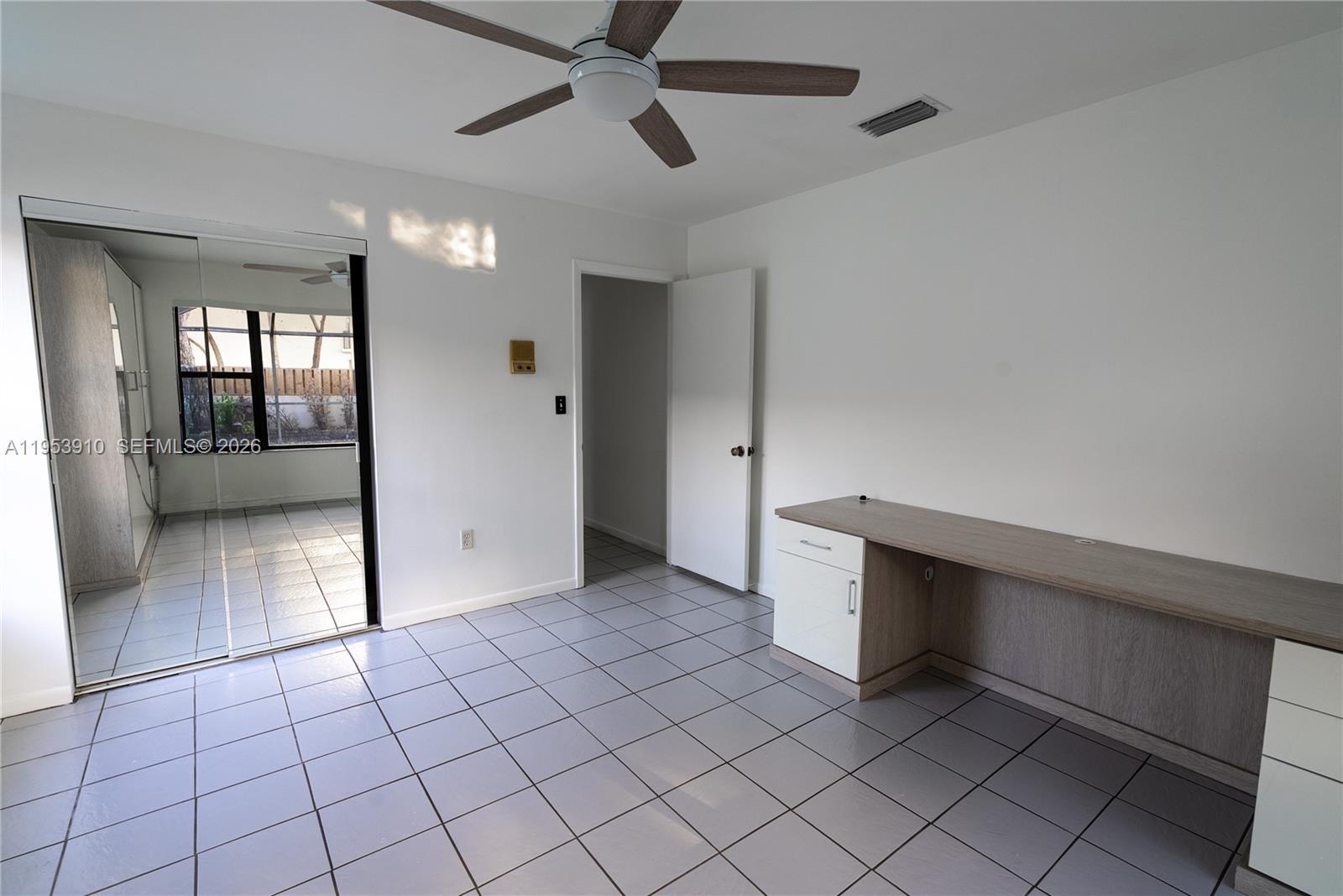 6371 Hutchinson Rd Miami Lakes, FL 33014