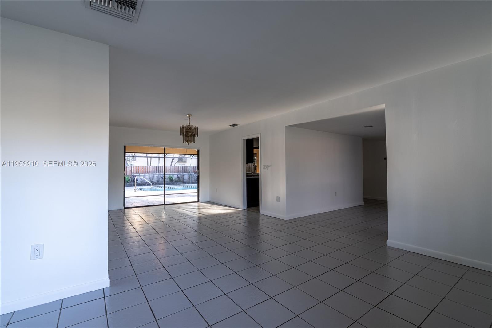 6371 Hutchinson Rd Miami Lakes, FL 33014