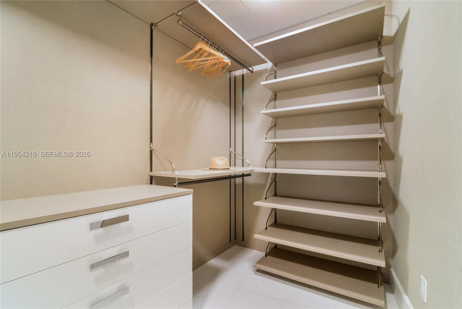 image Porsche Design Tower16