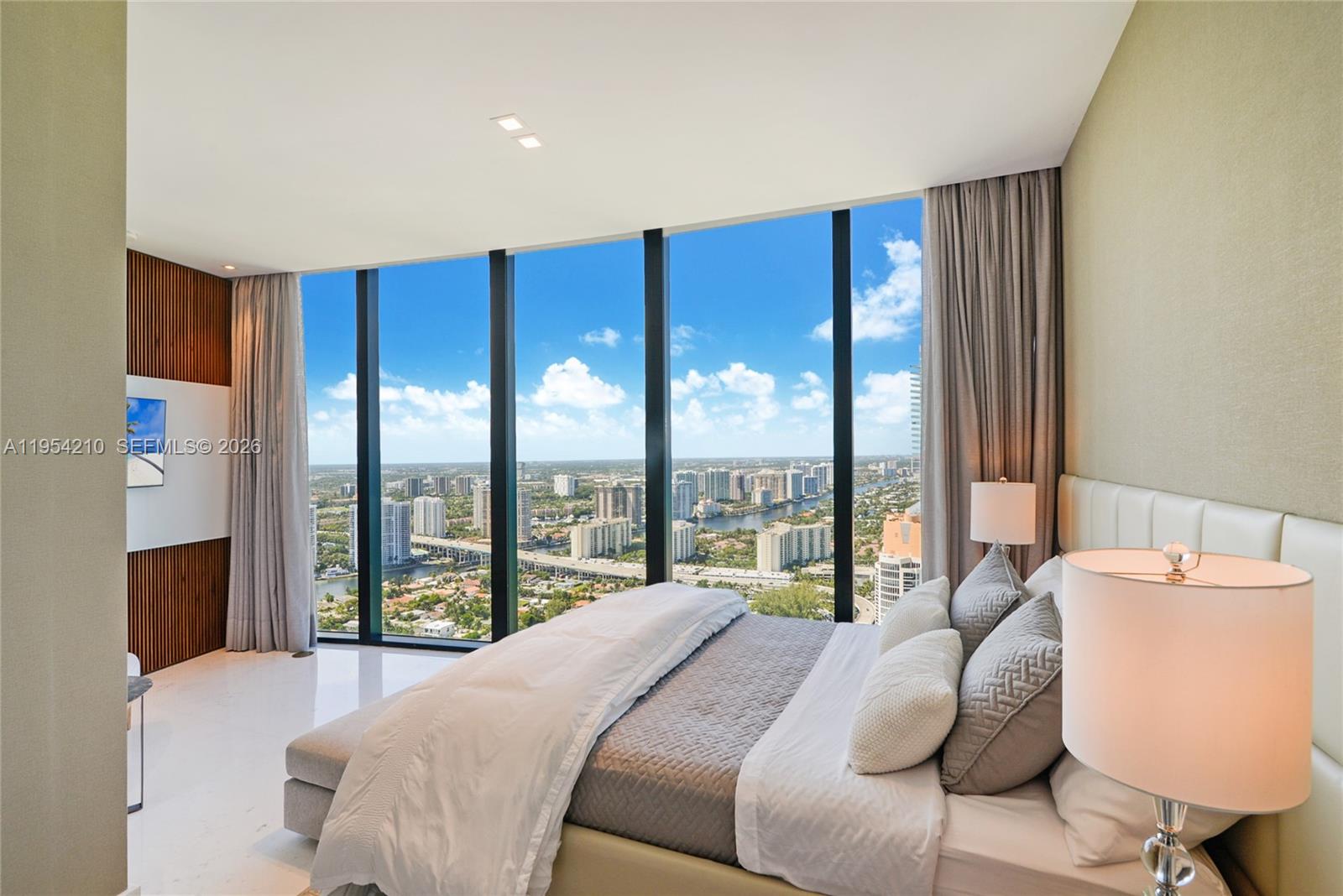 image Porsche Design Tower17