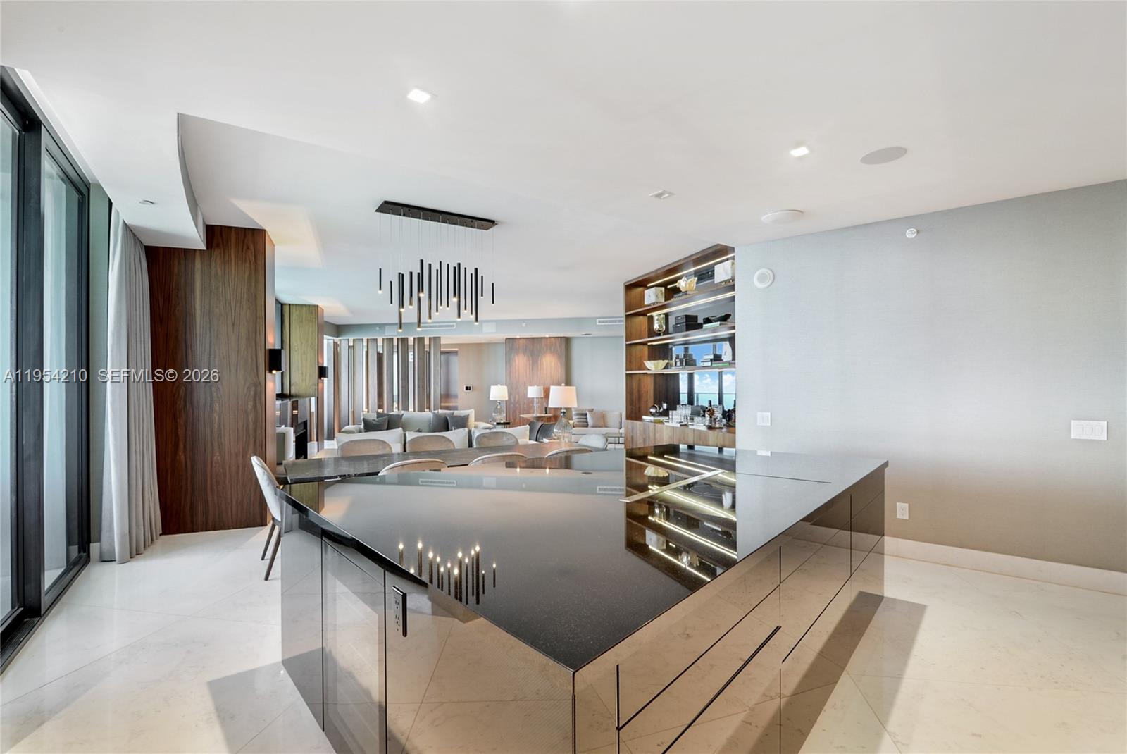 image Porsche Design Tower8