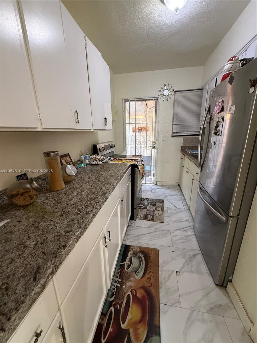 1041 NW 30th St Miami, FL 33127