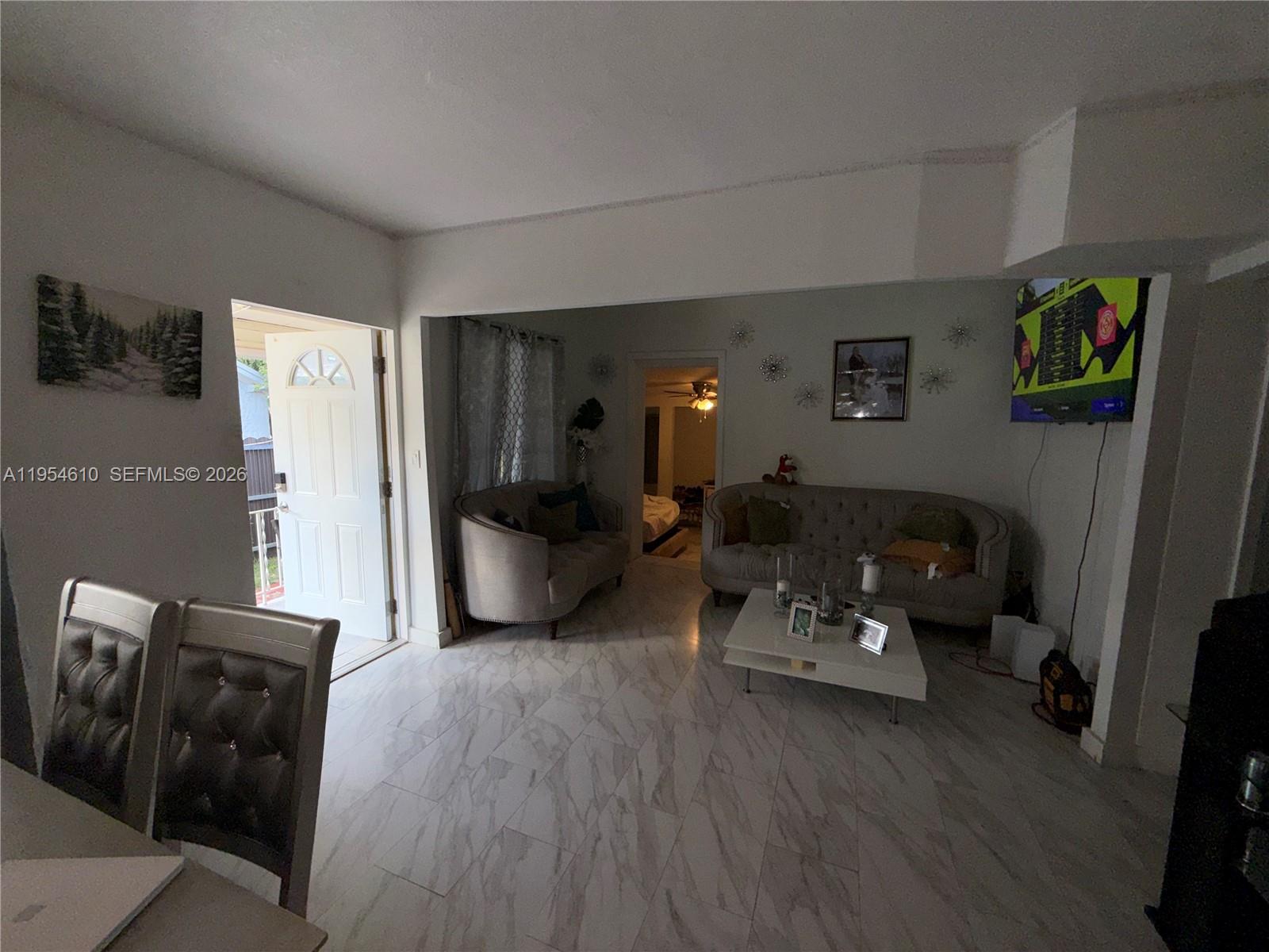 1041 NW 30th St Miami, FL 33127