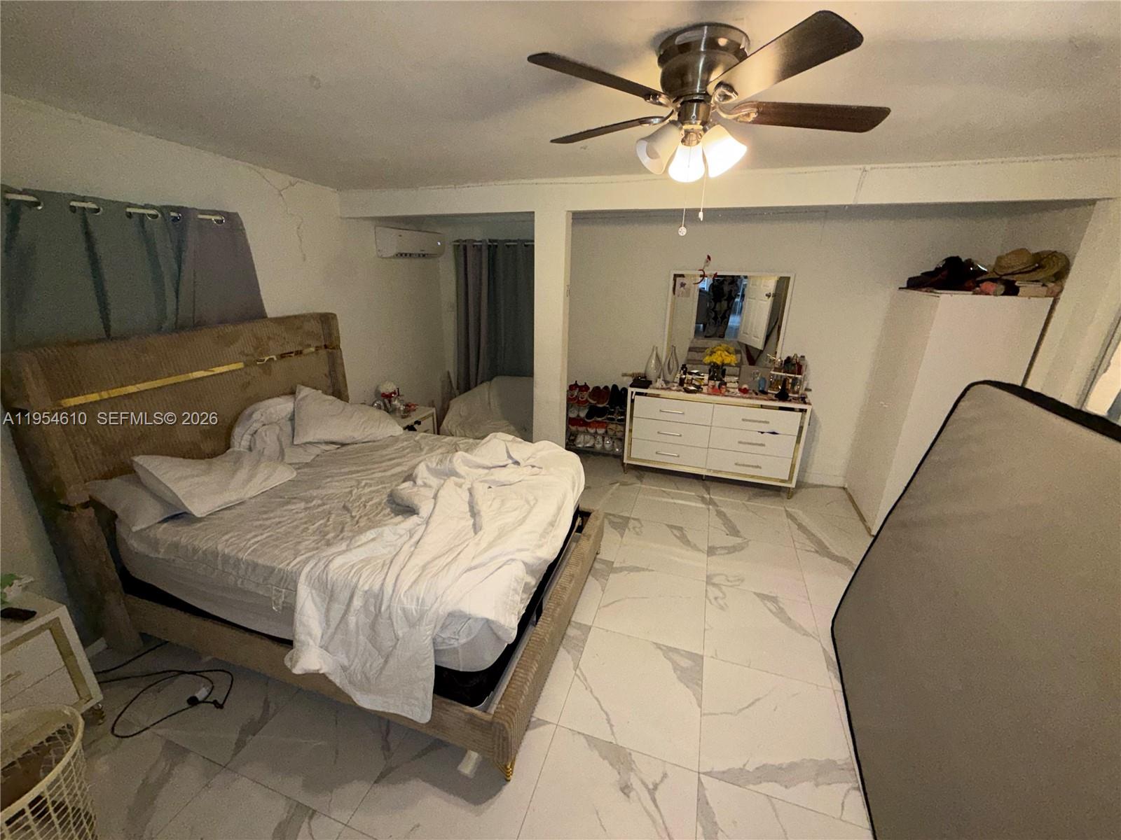 1041 NW 30th St Miami, FL 33127