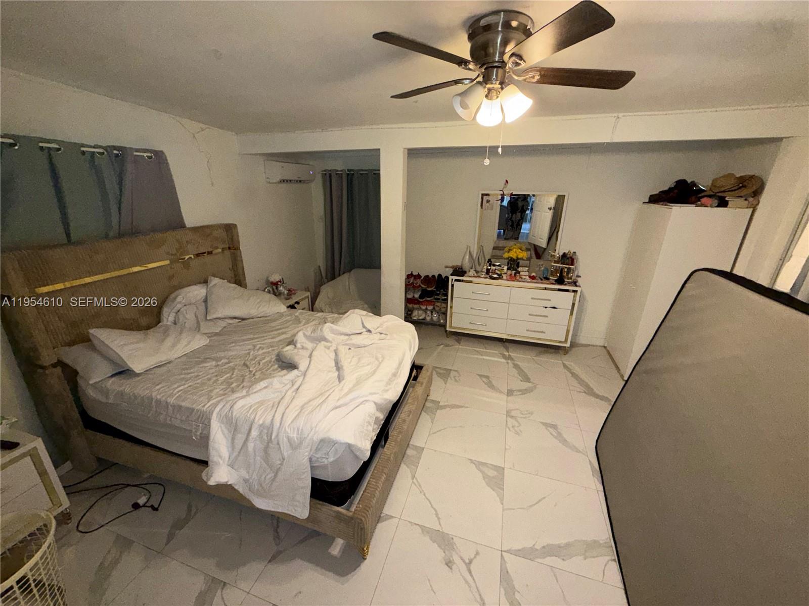 1041 NW 30th St Miami, FL 33127