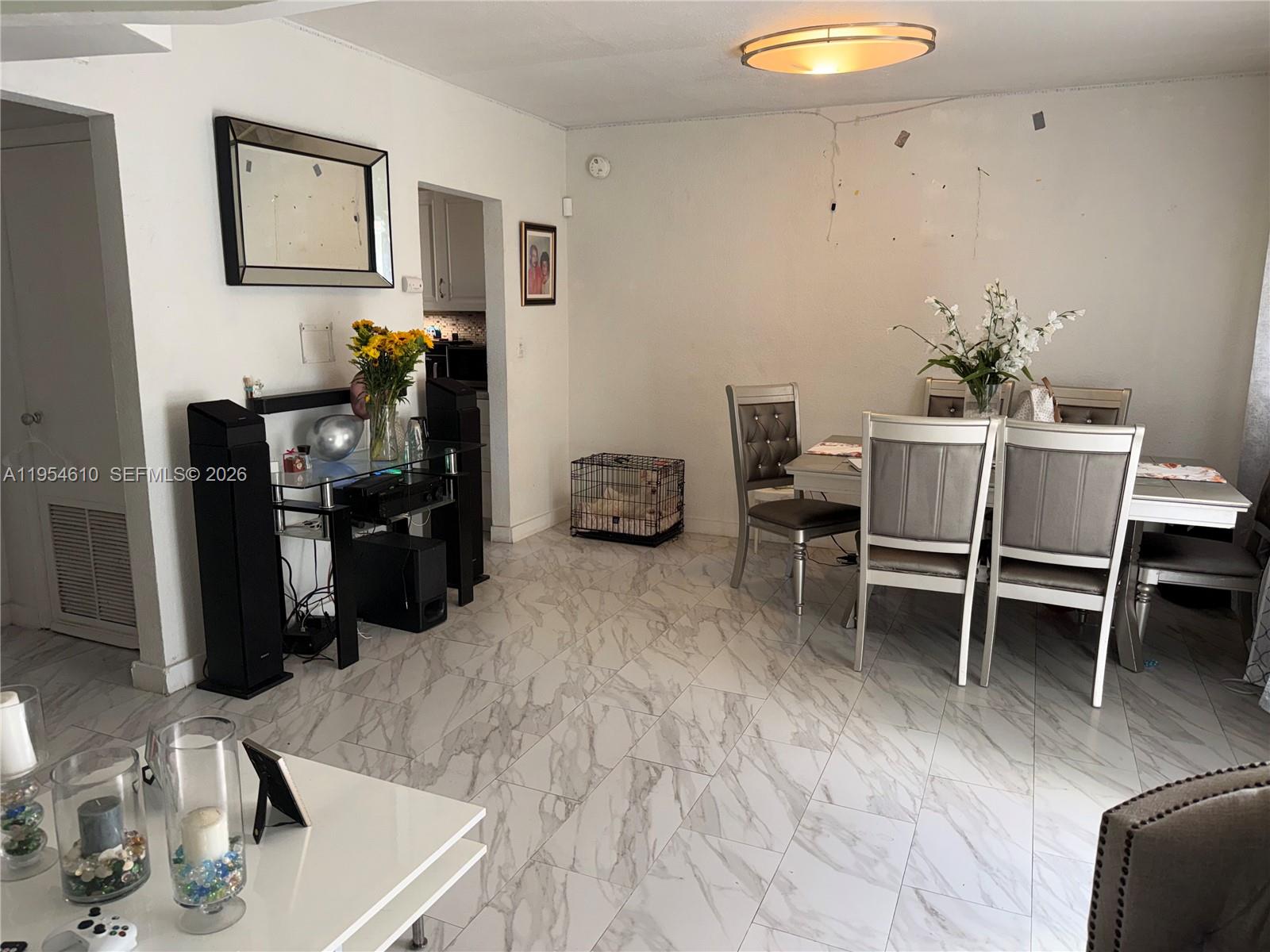 1041 NW 30th St Miami, FL 33127