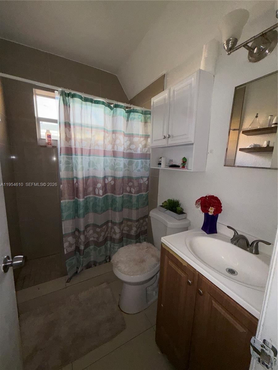 1041 NW 30th St Miami, FL 33127