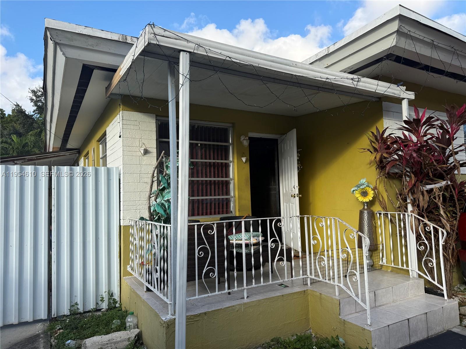 1041 NW 30th St Miami, FL 33127