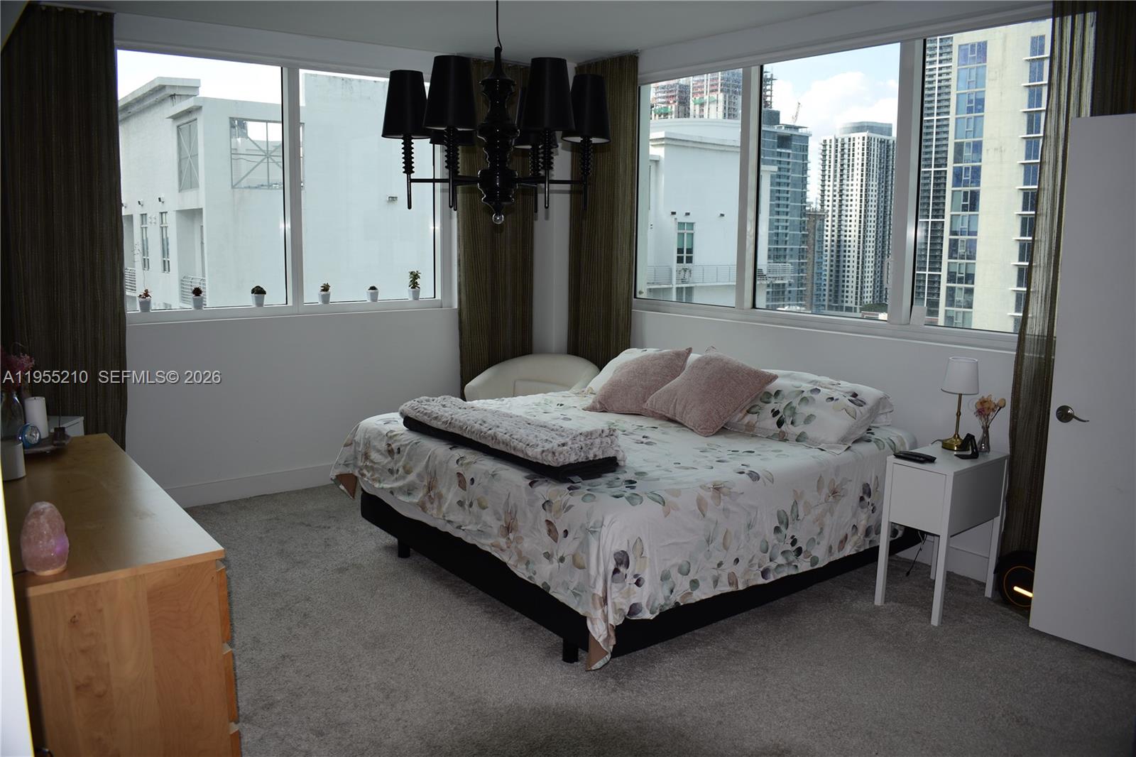 image Vizcayne South16