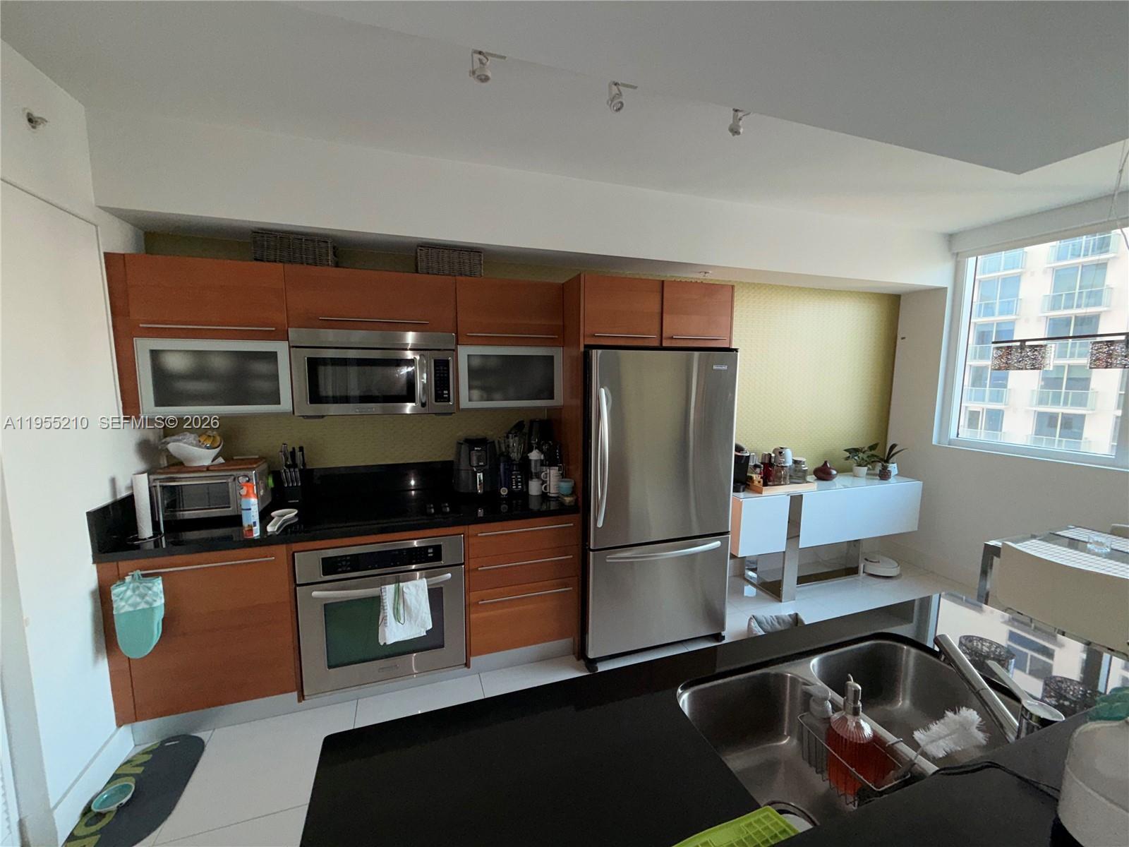 image Vizcayne South26