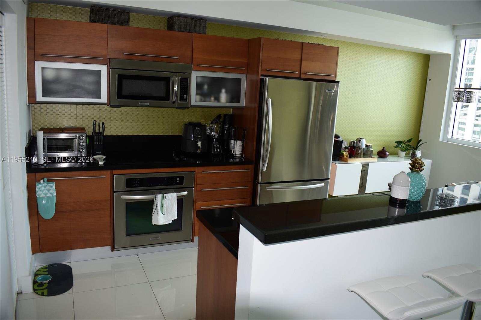 image Vizcayne South29