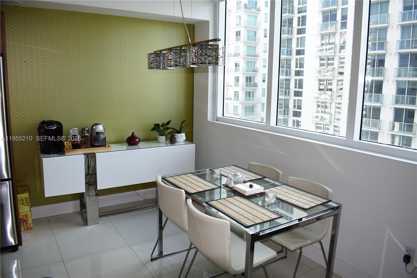 image Vizcayne South36