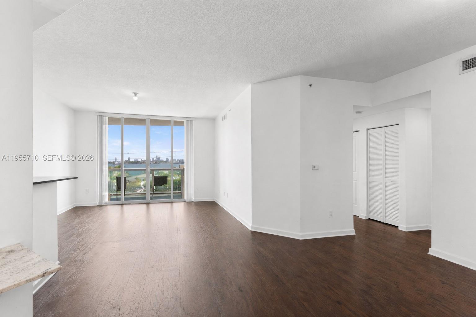 7910 Harbor Is Dr #402 North Bay Village, FL 33141