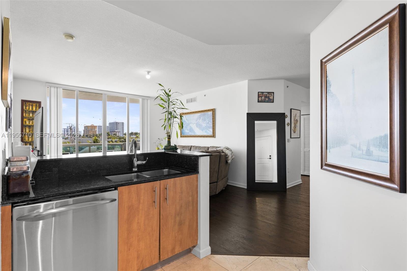 7910 Harbor Is Dr #402 North Bay Village, FL 33141