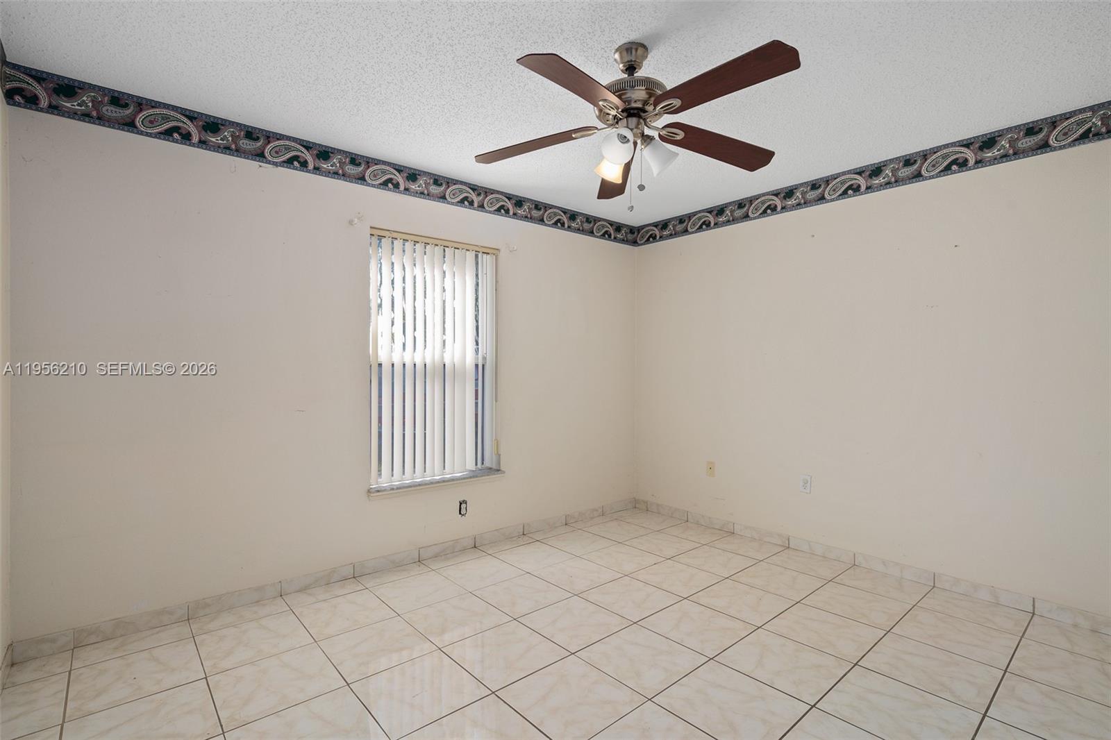 327 Ridge Ct Other, FL 32712