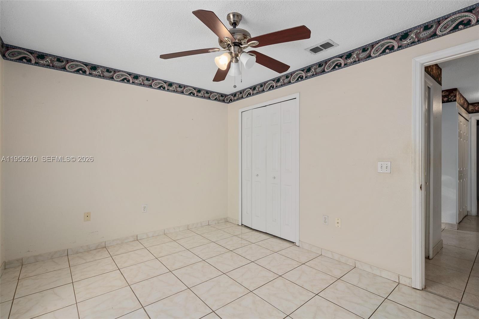 327 Ridge Ct Other, FL 32712