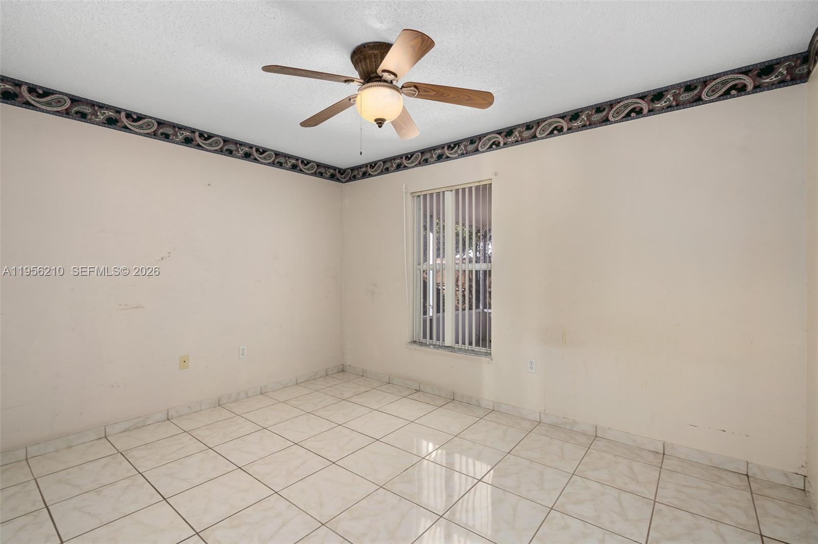 327 Ridge Ct Other, FL 32712