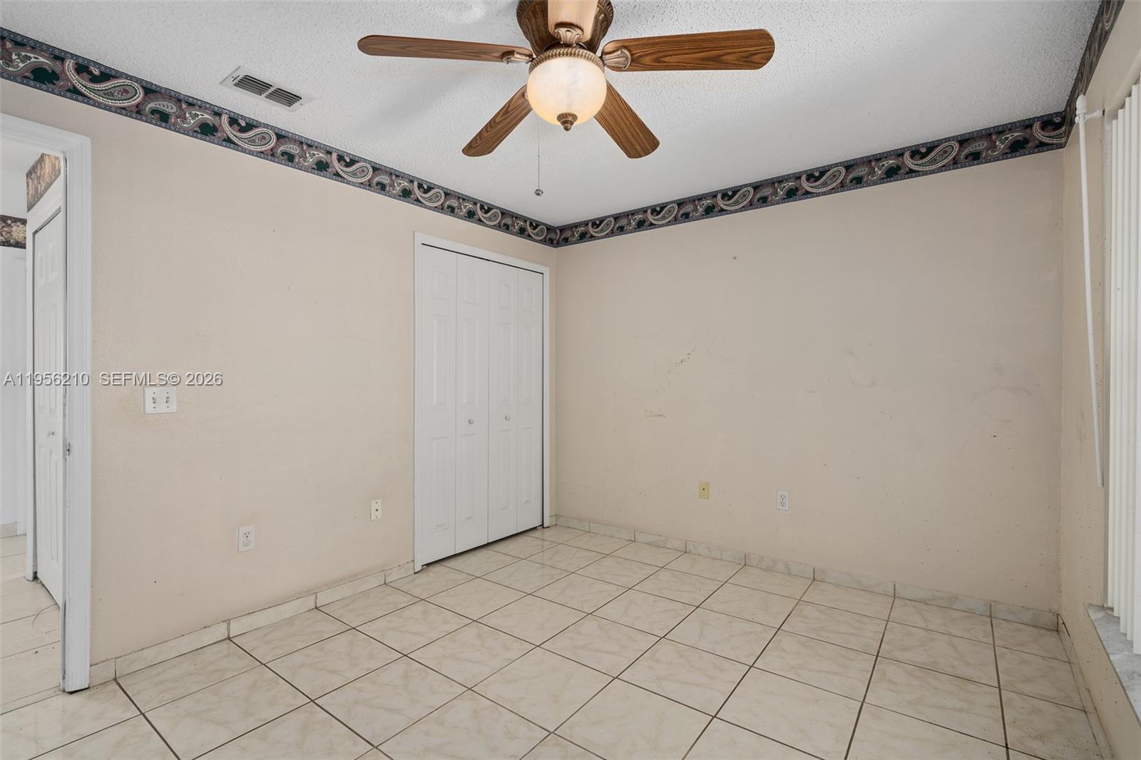 327 Ridge Ct Other, FL 32712