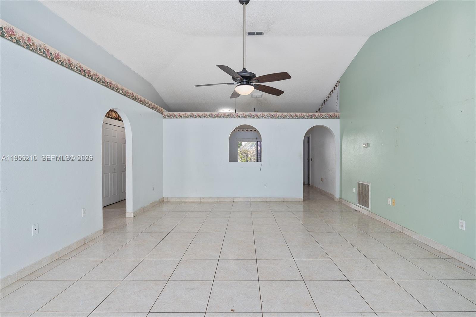 327 Ridge Ct Other, FL 32712