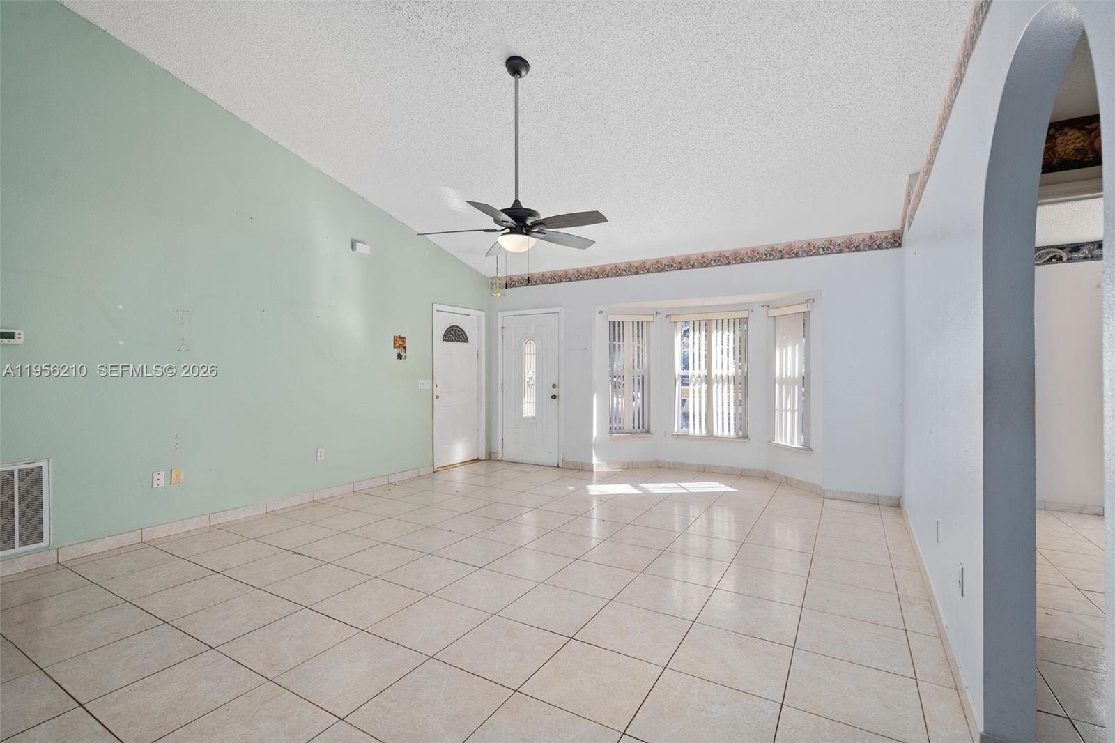 327 Ridge Ct Other, FL 32712