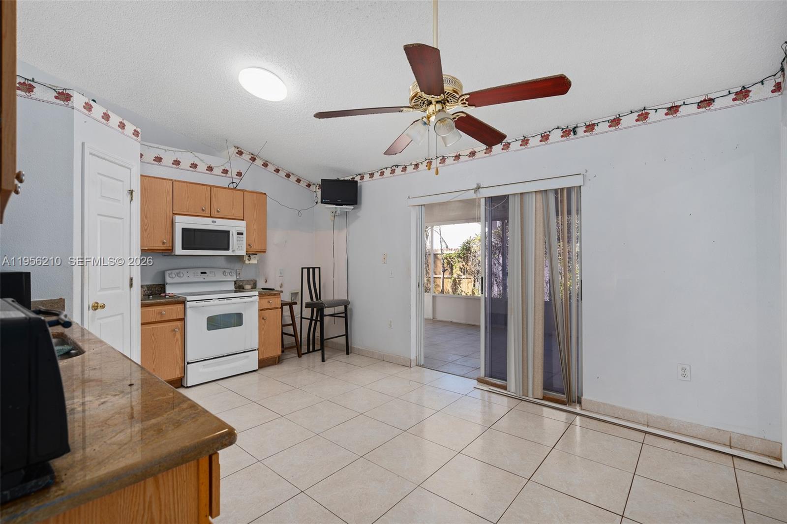 327 Ridge Ct Other, FL 32712