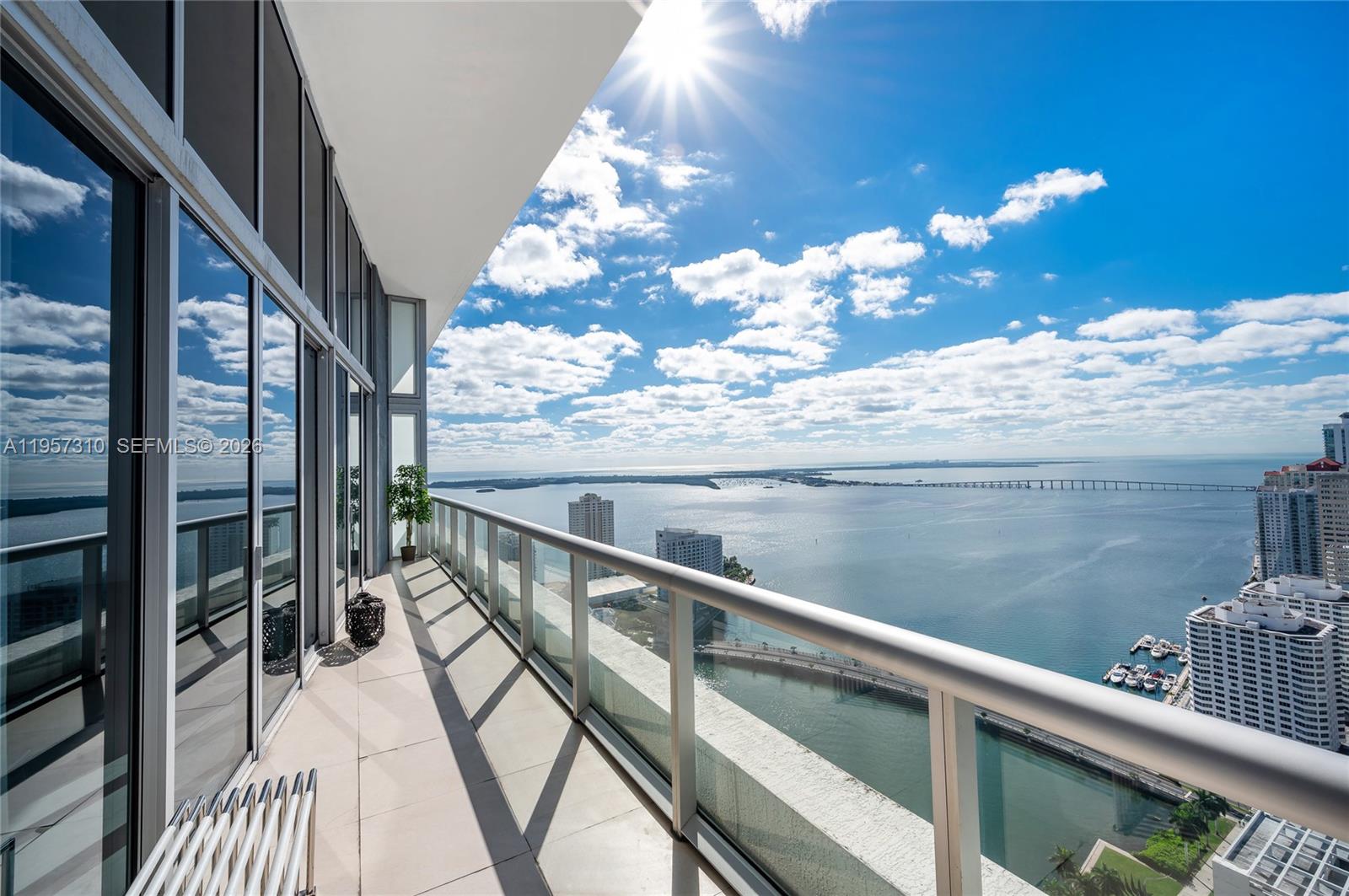 image Icon Brickell I16