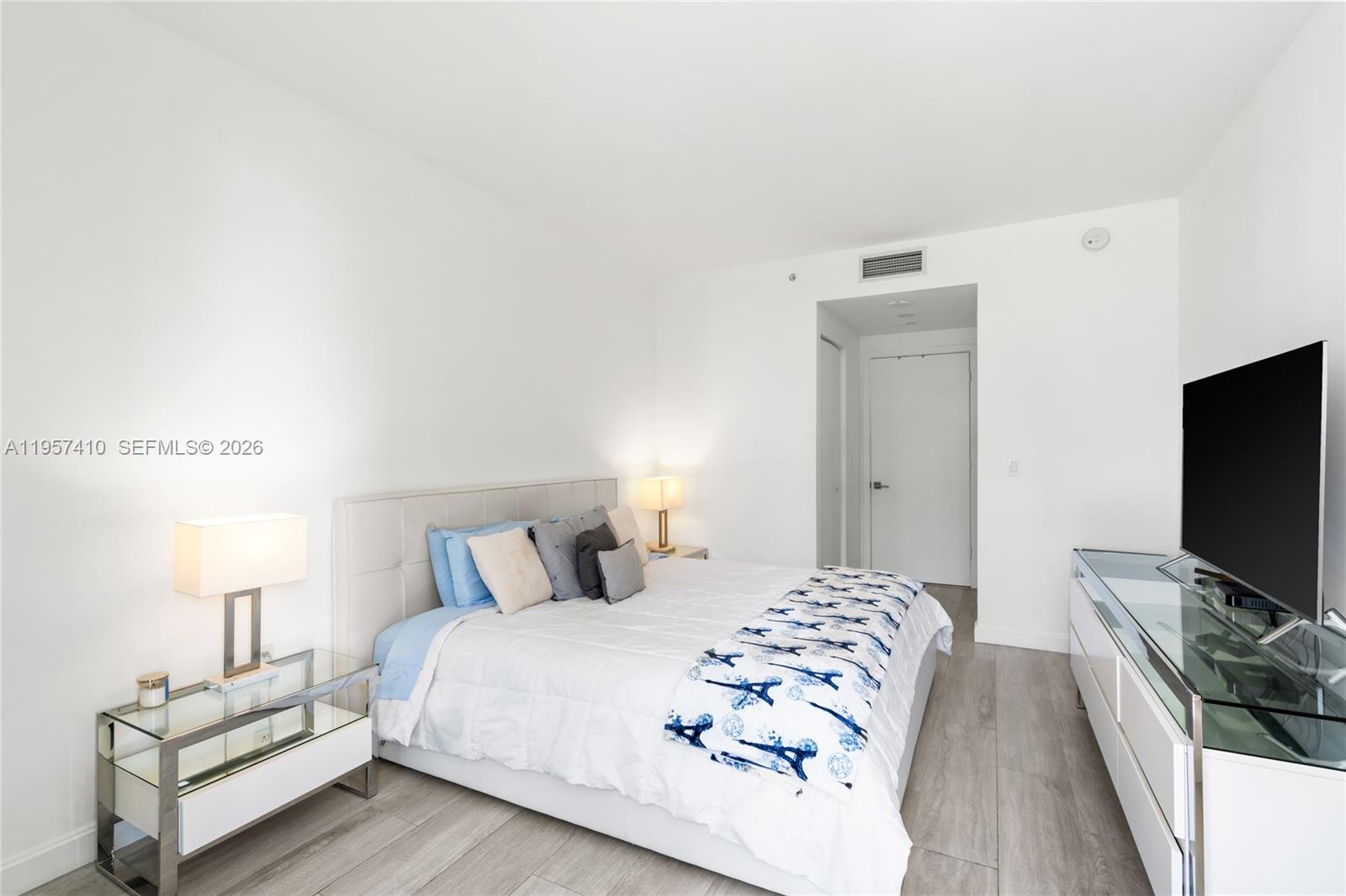 image Brickell Heights West36