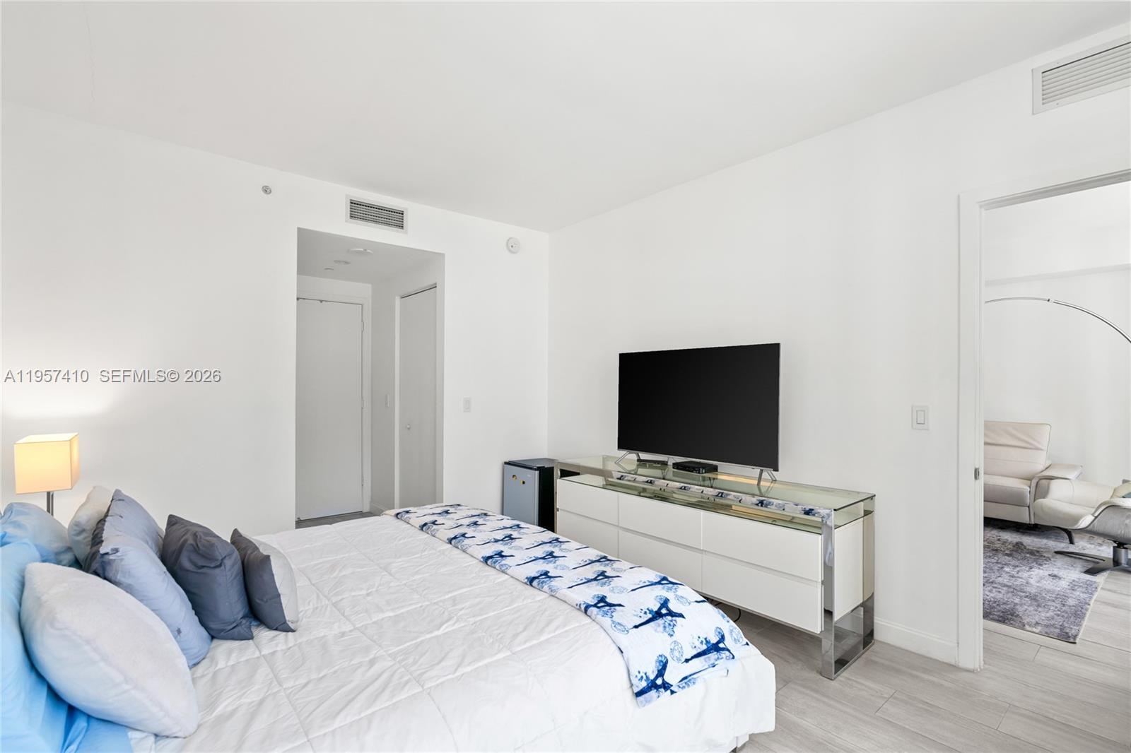 image Brickell Heights West37