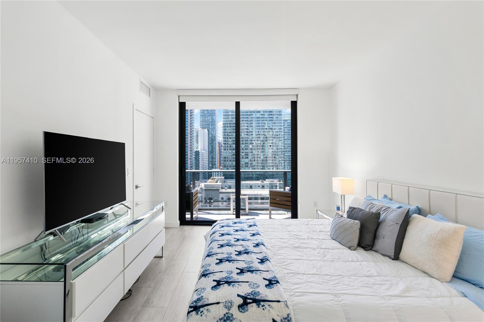 image Brickell Heights West38