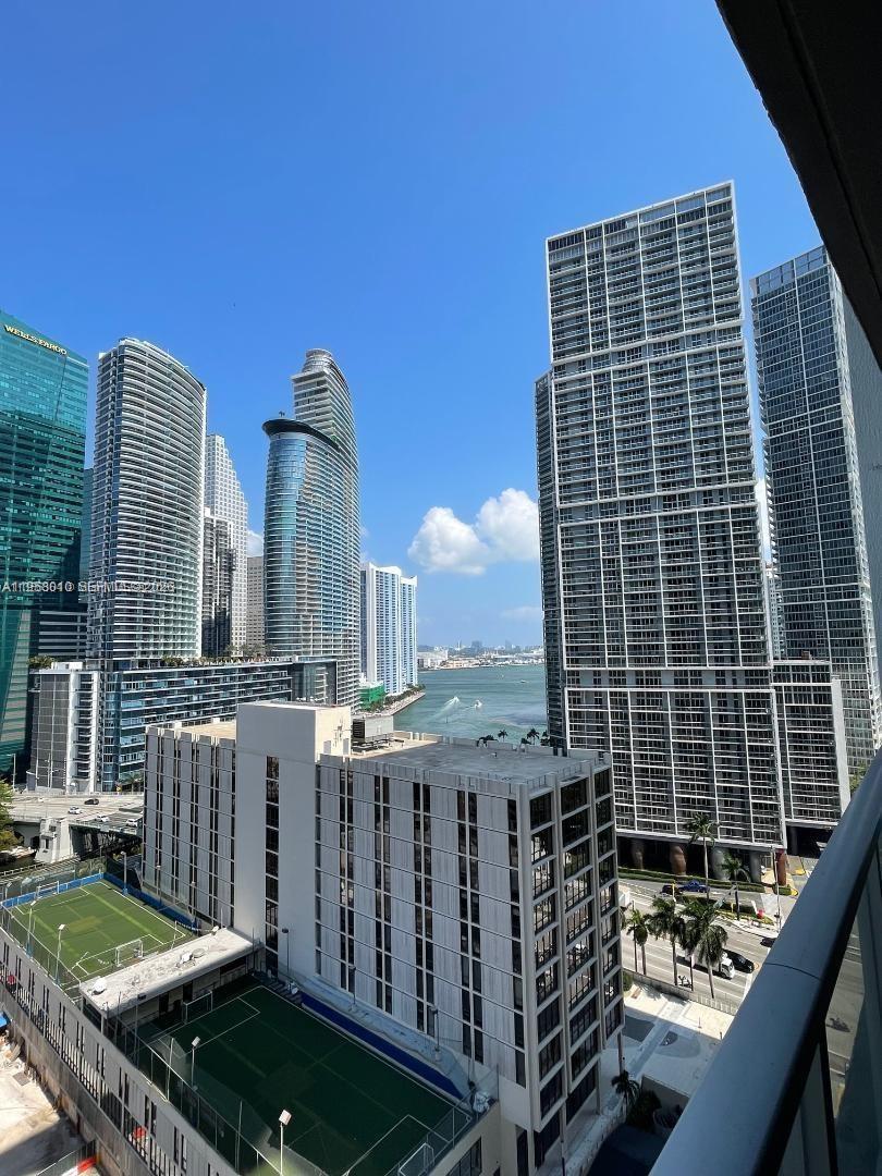 image 500 Brickell West14