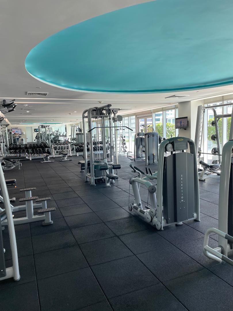 image 500 Brickell West17