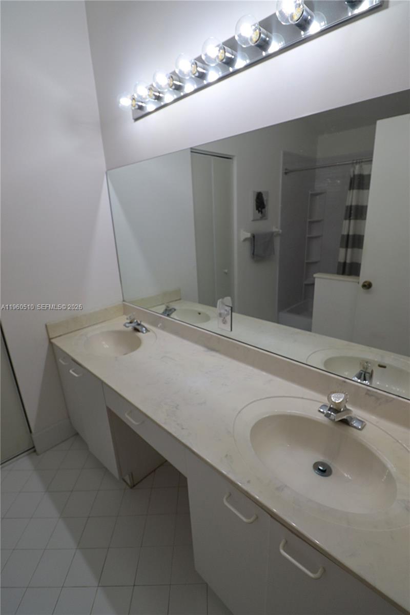 1523 NW 158th Ave Pembroke Pines, FL 33028