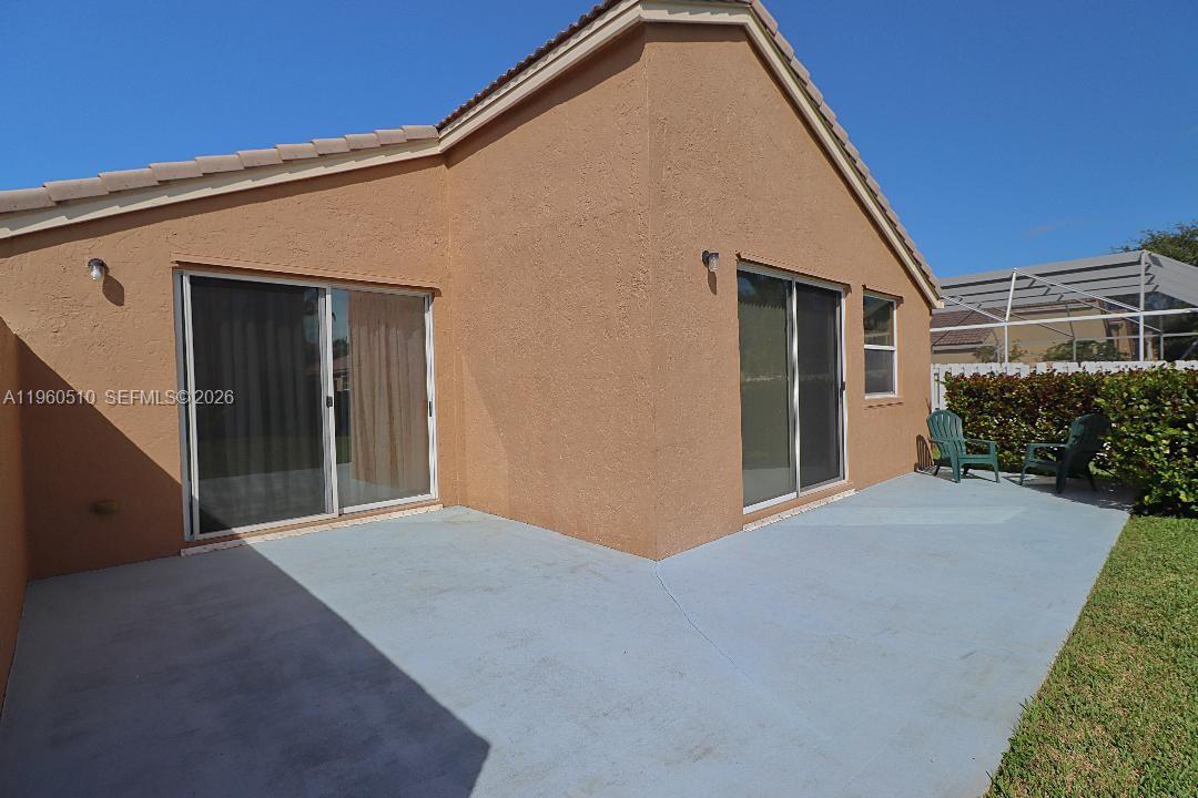 1523 NW 158th Ave Pembroke Pines, FL 33028