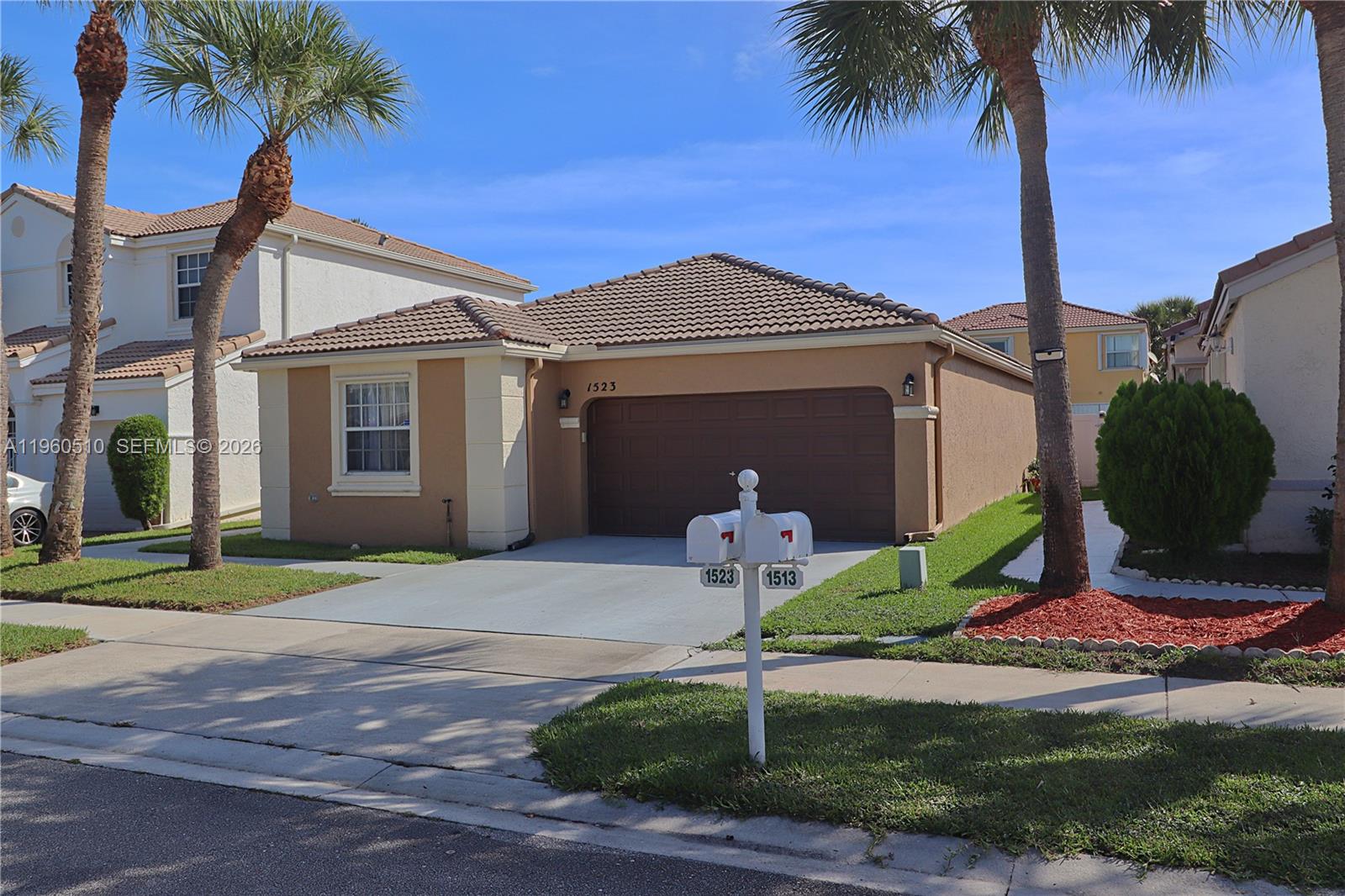 1523 NW 158th Ave Pembroke Pines, FL 33028