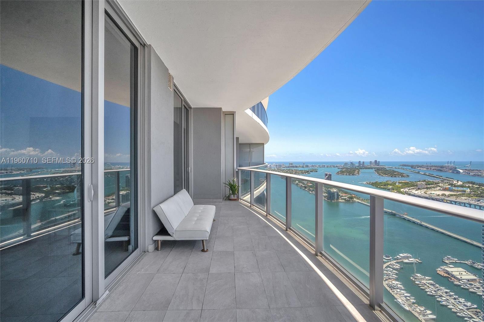 image Aria on the Bay13