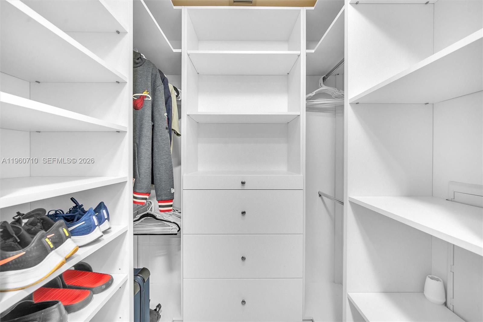 image Aria on the Bay25