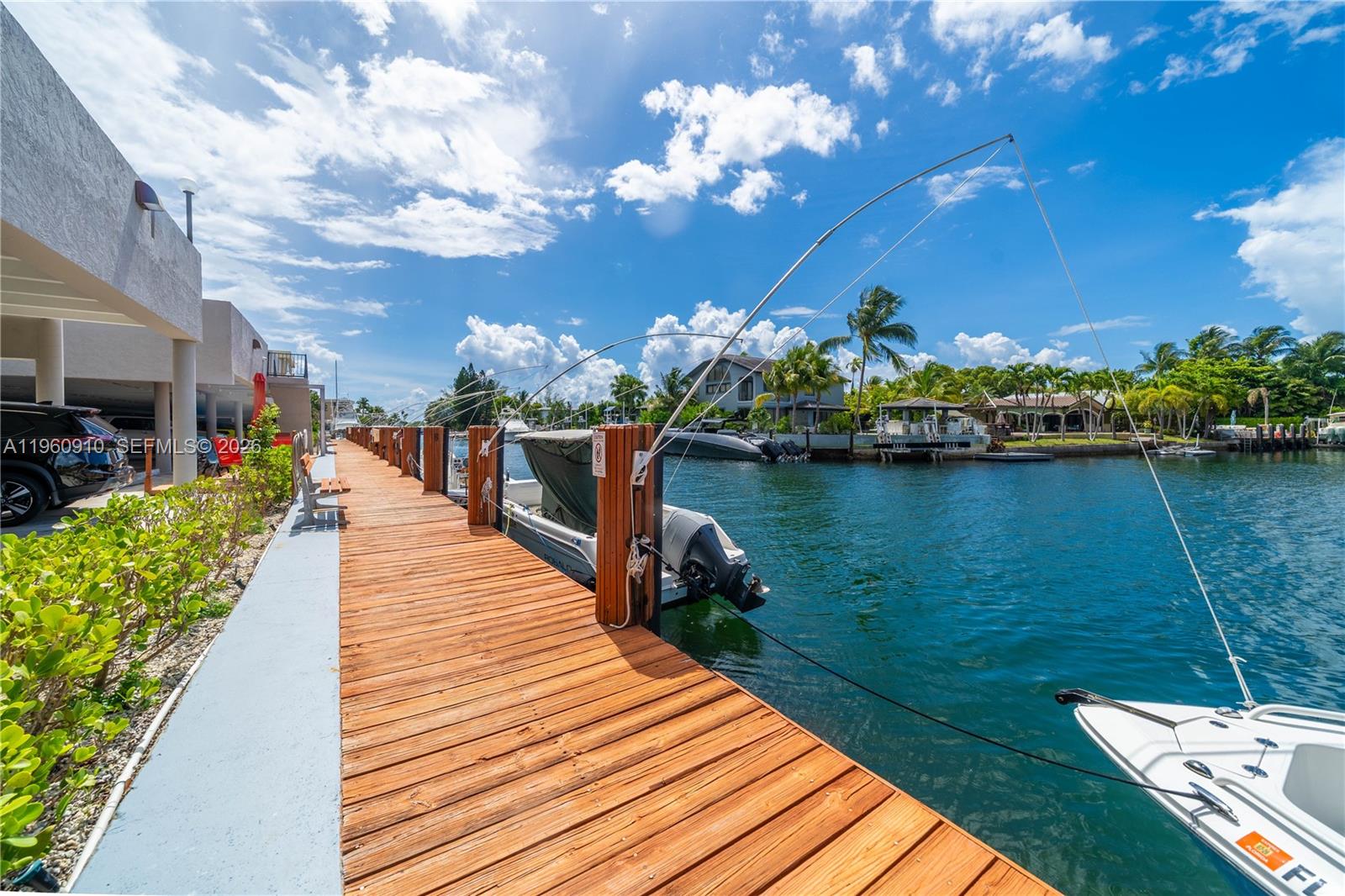 2500 NE 135th St #B506 North Miami, FL 33181