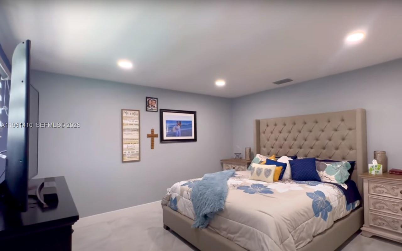 8275 Shadow Wood Blvd Coral Springs, FL 33071