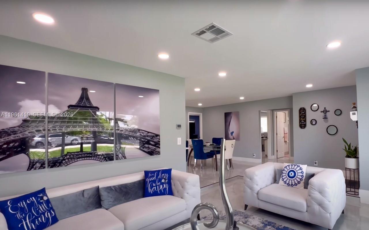 8275 Shadow Wood Blvd Coral Springs, FL 33071