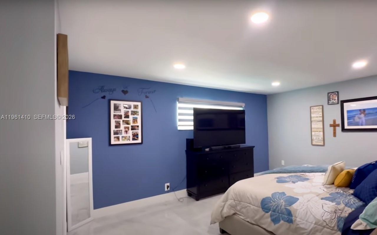 8275 Shadow Wood Blvd Coral Springs, FL 33071