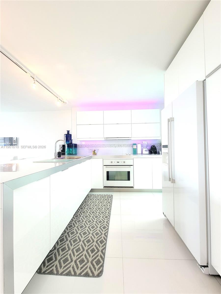 1670 Lincoln Ct #3B Miami Beach, FL 33139